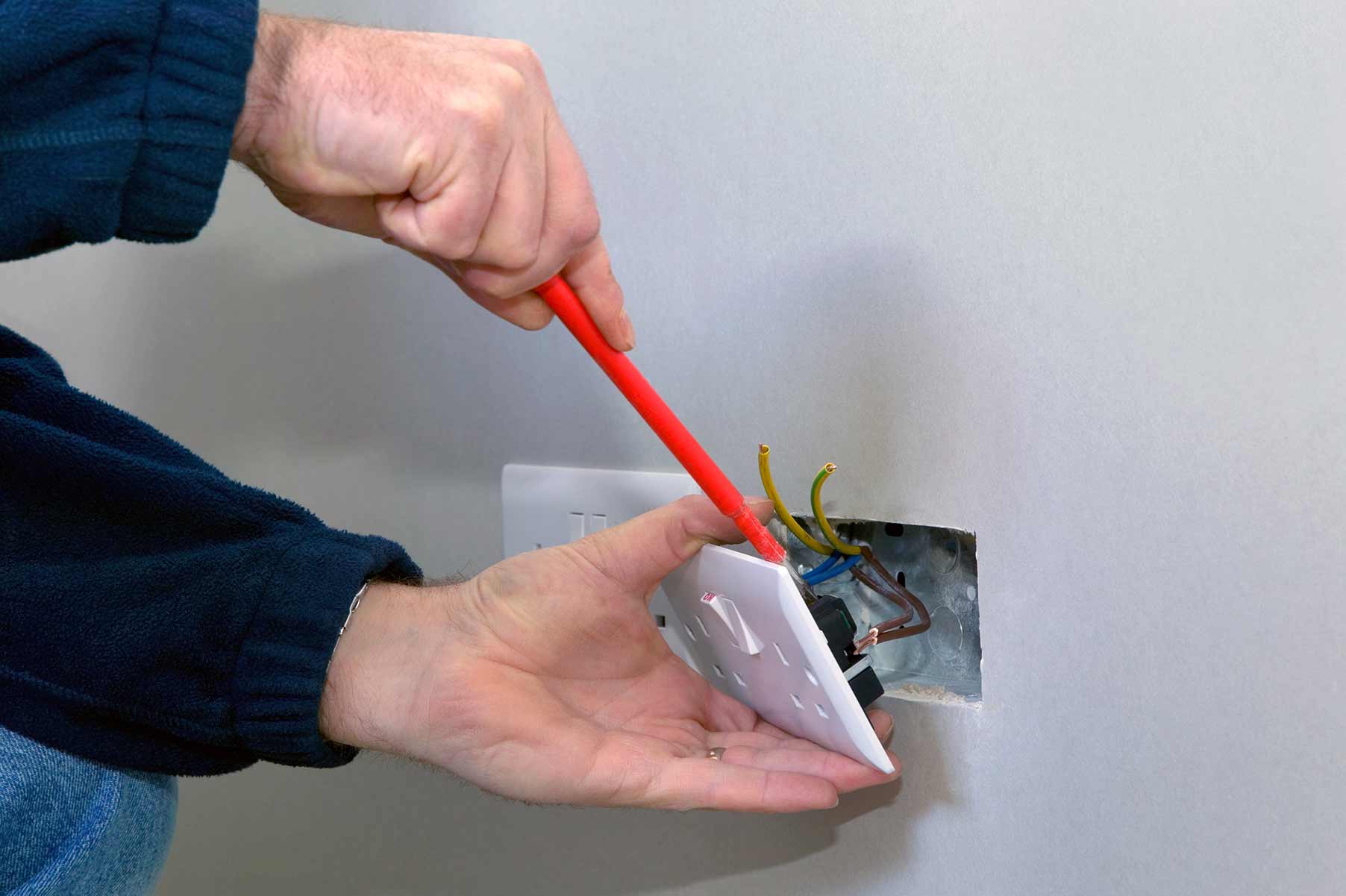 Our electricians can install plug sockets for domestic and commercial proeprties in Edgbaston and the local area. 